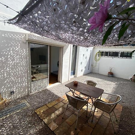 Apartamento Grand studio de 38m2 et cour indépendante de 25m2 dont wifi et Netflix Montpellier Exterior foto