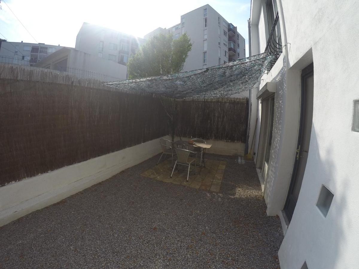 Apartamento Grand studio de 38m2 et cour indépendante de 25m2 dont wifi et Netflix Montpellier Exterior foto