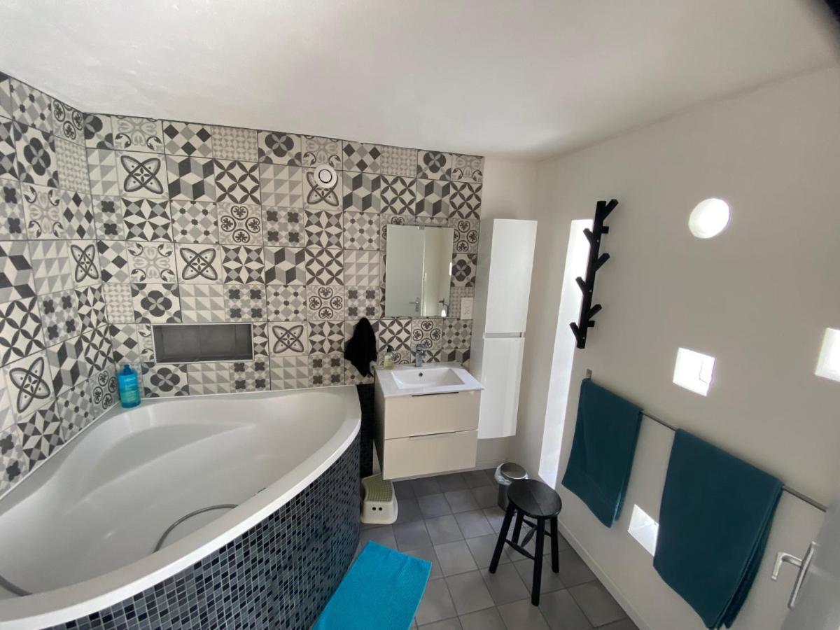 Apartamento Grand studio de 38m2 et cour indépendante de 25m2 dont wifi et Netflix Montpellier Exterior foto