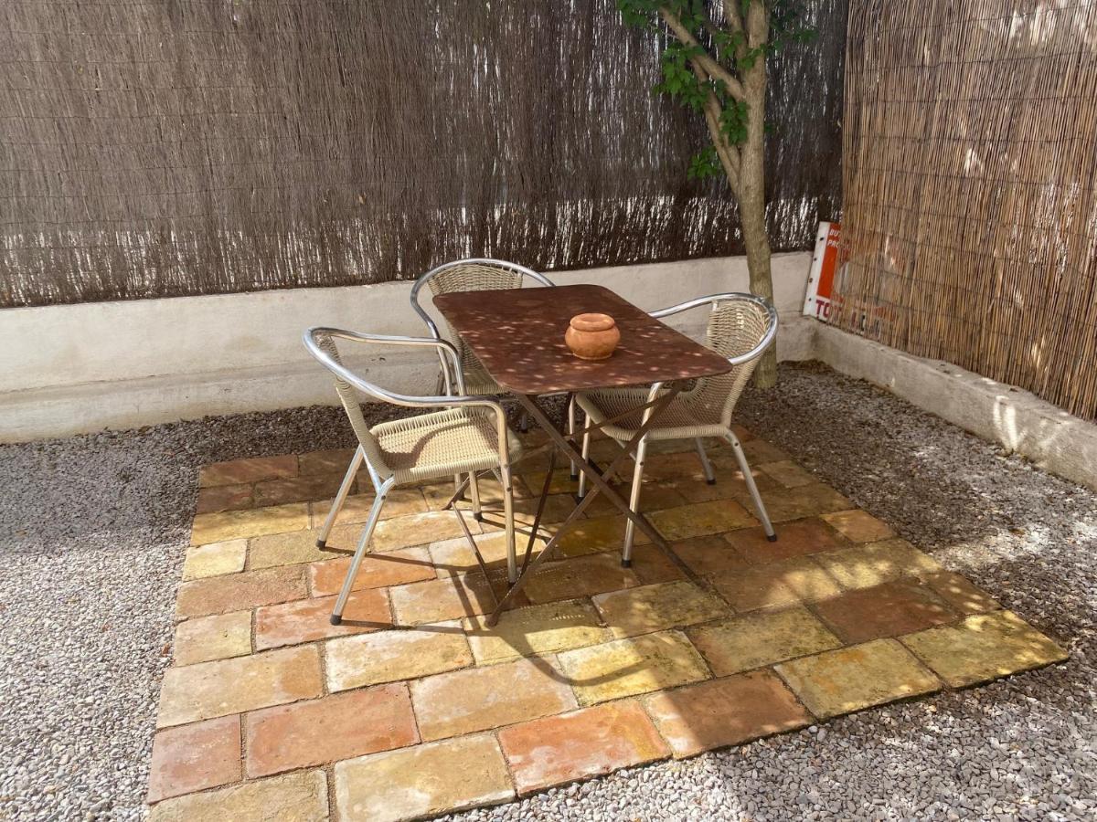 Apartamento Grand studio de 38m2 et cour indépendante de 25m2 dont wifi et Netflix Montpellier Exterior foto